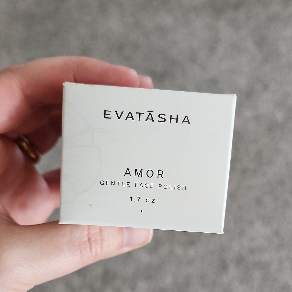 NIB Evatasha AMOR Gentle Face Polish - White Box